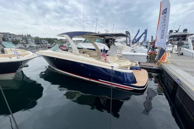 Chris-Craft Launch 31 GT