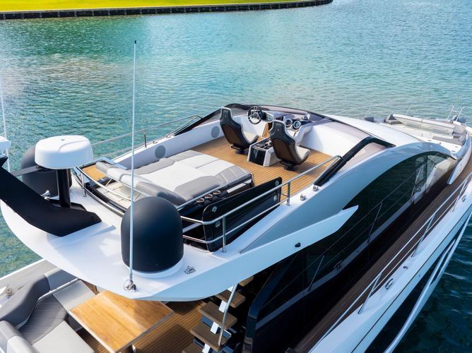 2022 Sunseeker 65 