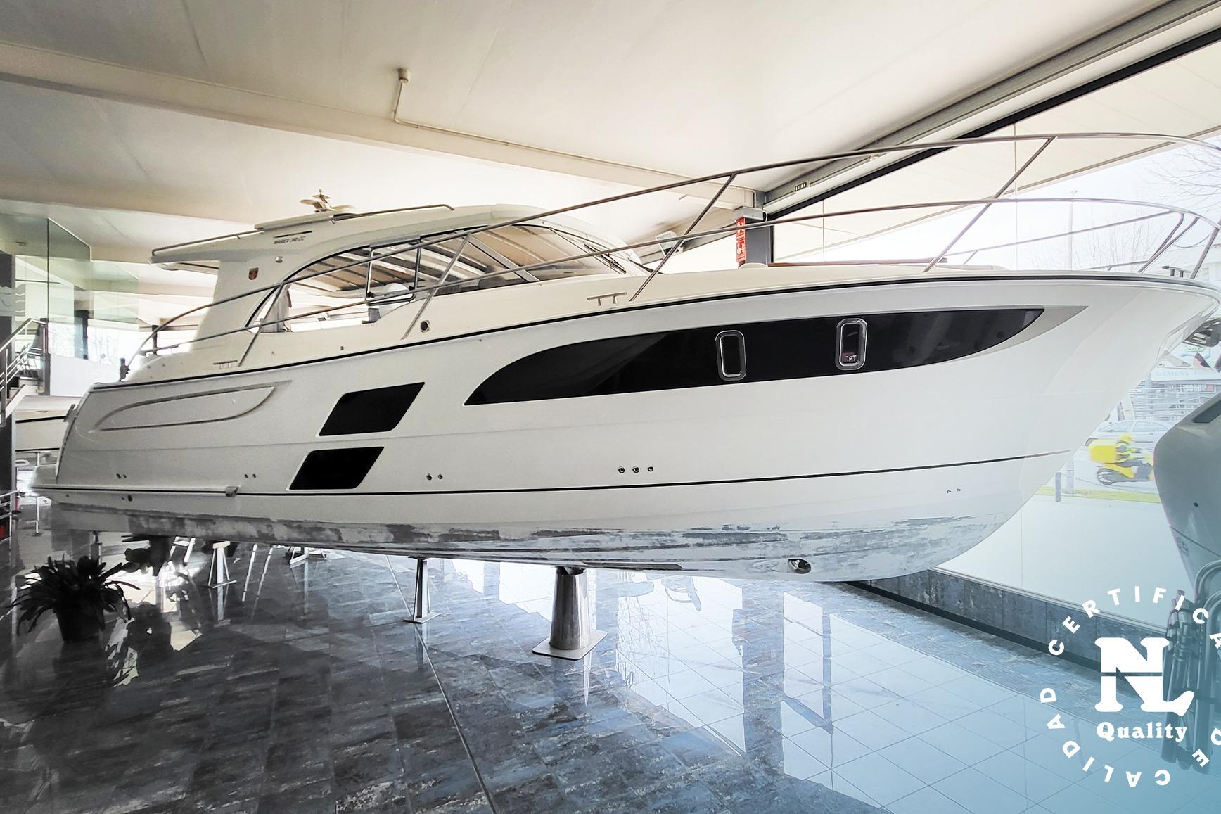 2022 Marex 360 Cabriolet Cruiser