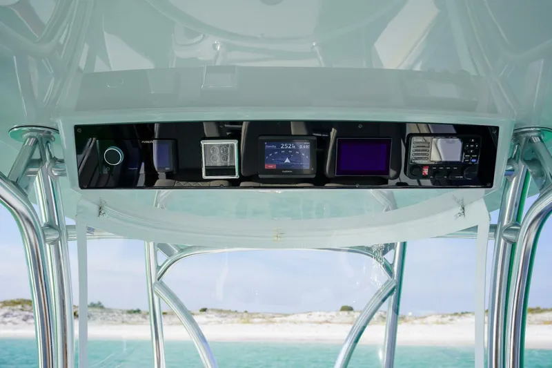 T/t The O Sheaux Yacht Photos Pics 2024 Valhalla Boatworks V-33- T/T THE O SHEAUX- Helm