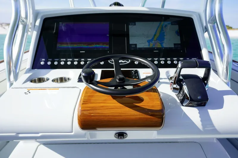 T/t The O Sheaux Yacht Photos Pics 2024 Valhalla Boatworks V-33- T/T THE O SHEAUX- Helm