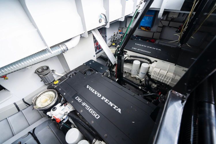 2022 Vanquish Yachts 45 