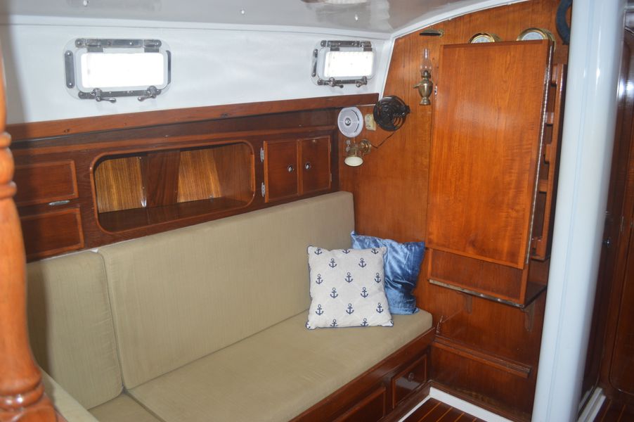 1981 Whitby 42