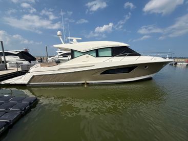 2014 50' Tiara Yachts-50 Coupe Sandusky, OH, US