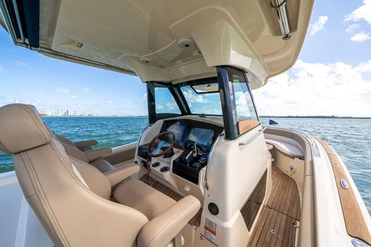  Yacht Photos Pics 2022 Chris-craft Catalina 34 - Image 21