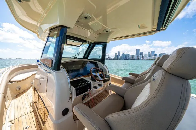  Yacht Photos Pics 2022 Chris-craft Catalina 34 - Image 18