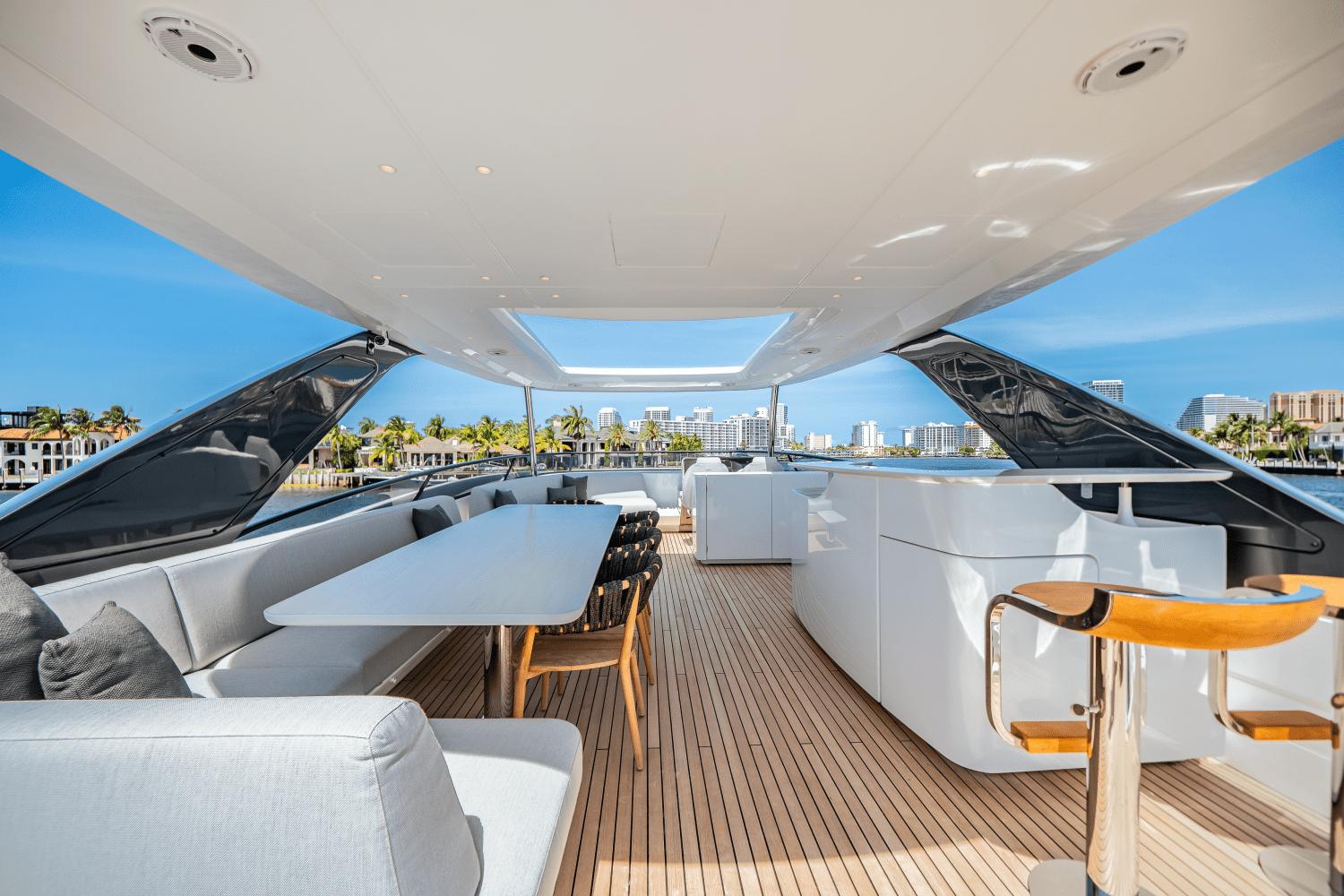 Yacht Photo 45