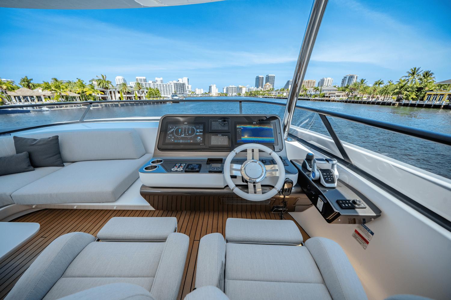 Yacht Photo 52