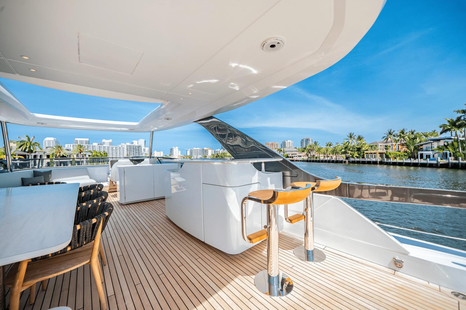 Yacht Photo 46