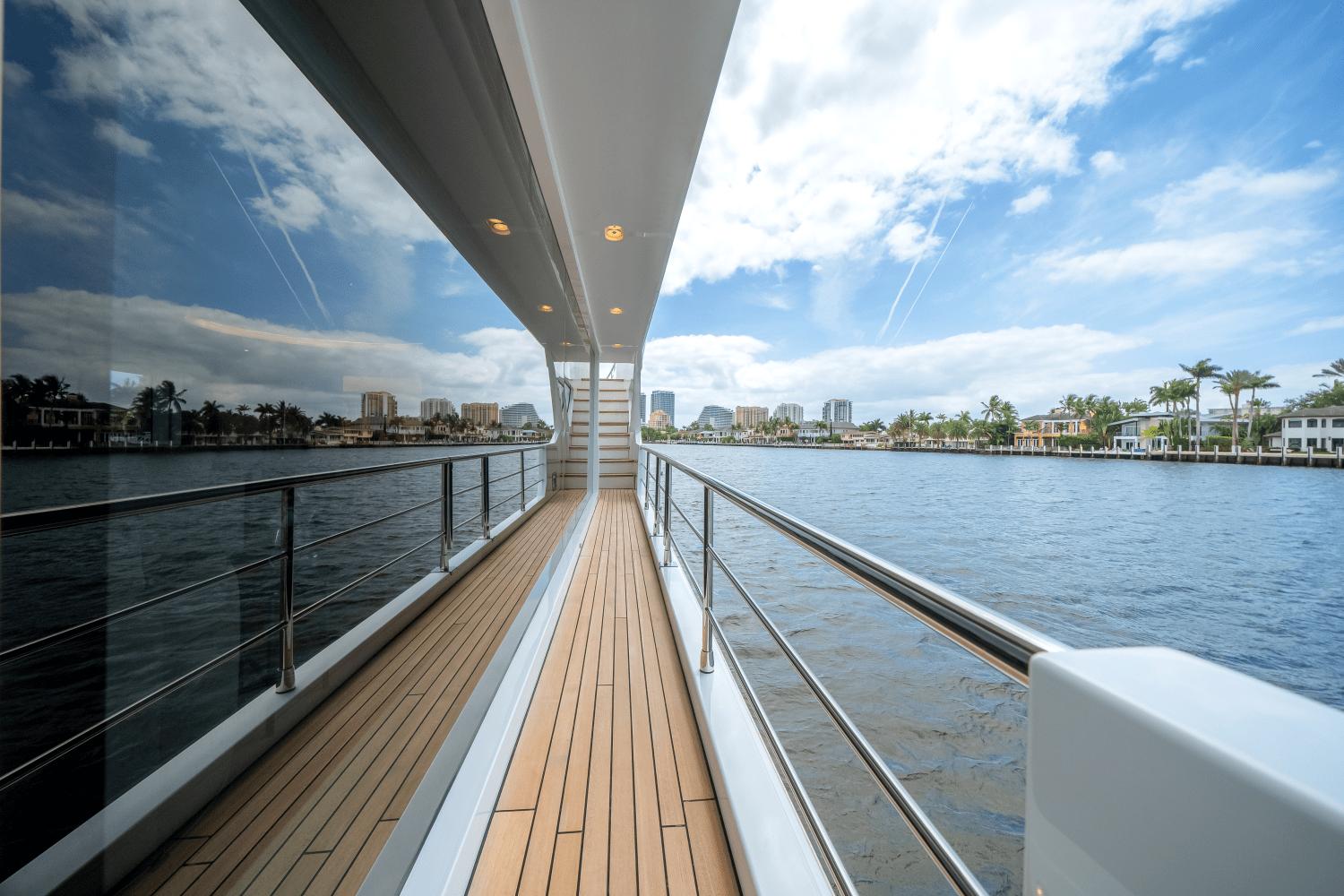 Yacht Photo 54