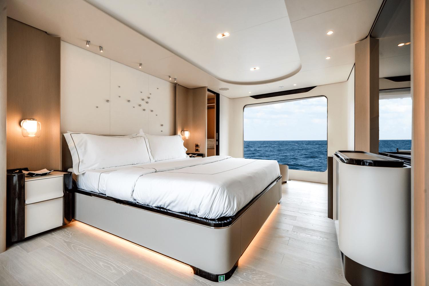 Yacht Photo 40