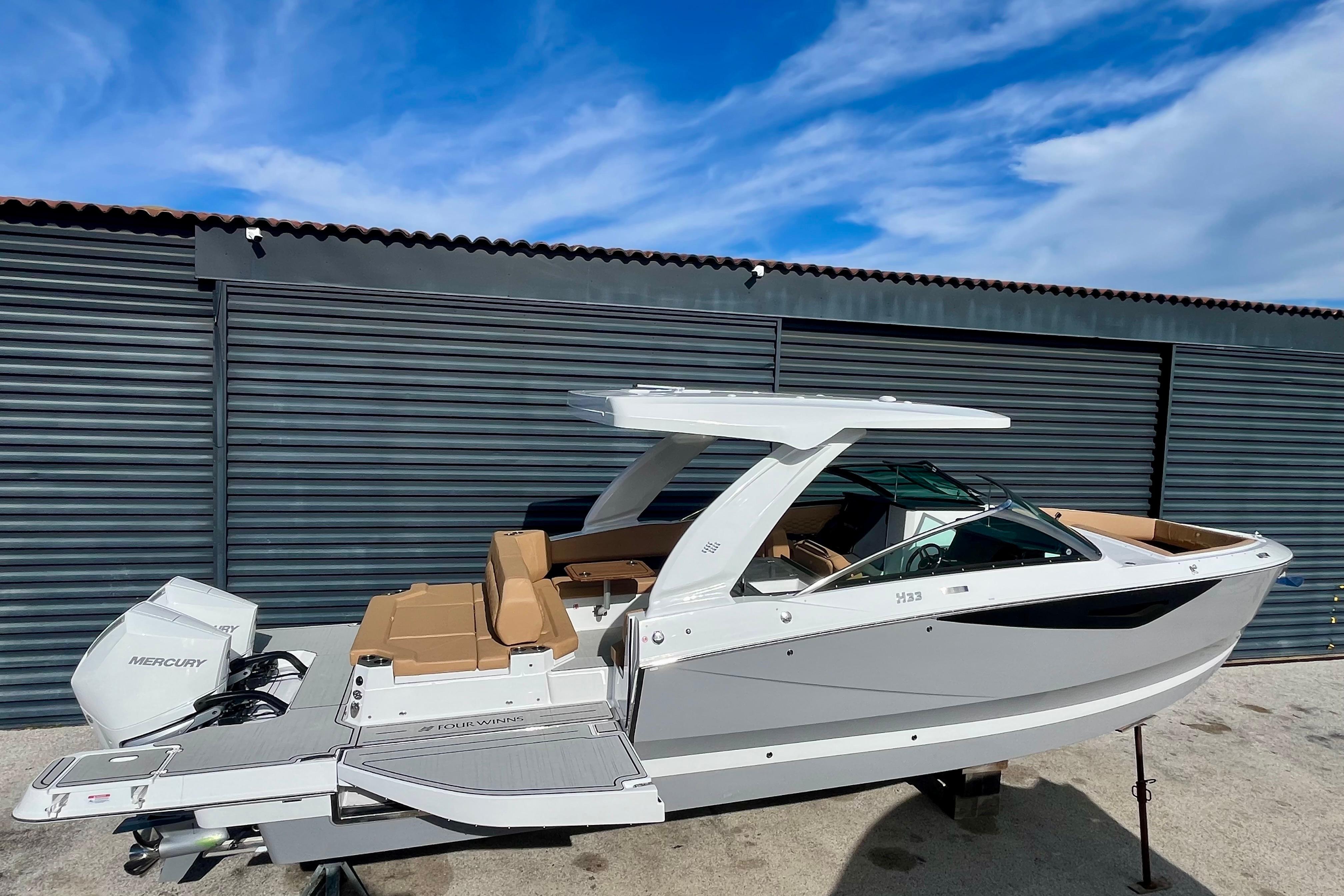 2026 Four Winns H33 OB