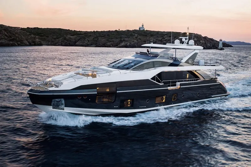  Yacht Photos Pics 2023-Azimut-Grande-27-METRI-MarineMax