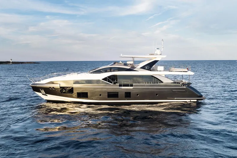  Yacht Photos Pics 2023-Azimut-Grande-27-METRI-MarineMax