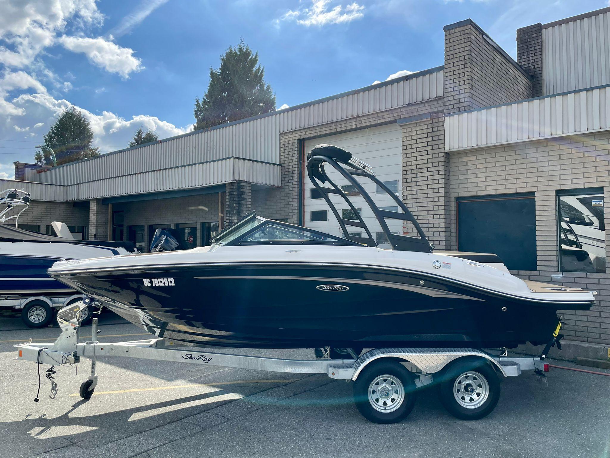 2022 Sea Ray SPX 190