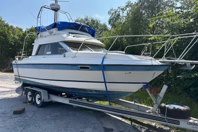 1988 Bayliner 2556 Fly