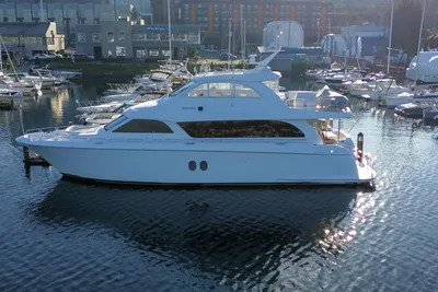 Hatteras 72 Motor Yacht