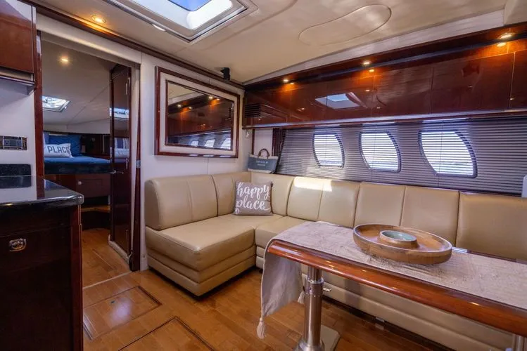  Yacht Photos Pics 2010 Sea Ray 500 Sundancer - Image 32