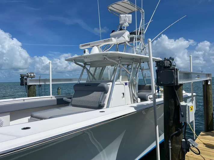  Yacht Photos Pics 2015 SeaHunter 41 Tournament boat docked under clear blue skies.