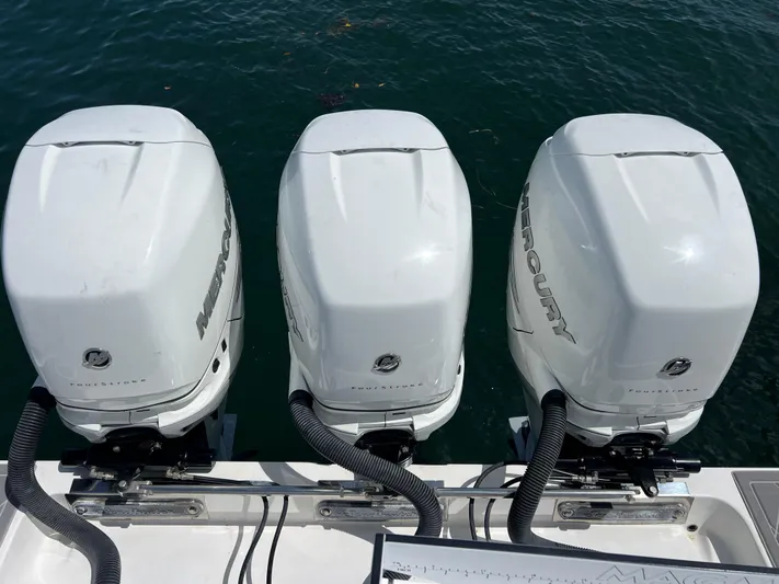  Yacht Photos Pics Three Mercury outboard engines on a 2015 SeaHunter 41 Tournament boat.
