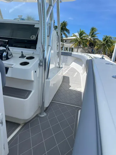  Yacht Photos Pics 2015 SeaHunter 41 Tournament boat deck with palm trees in the background.
