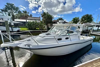 Boston Whaler 305 Conquest