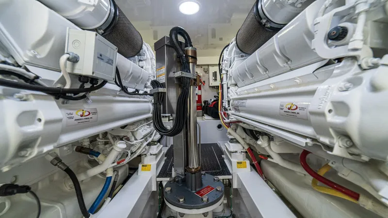 El Lobo Yacht Photos Pics 