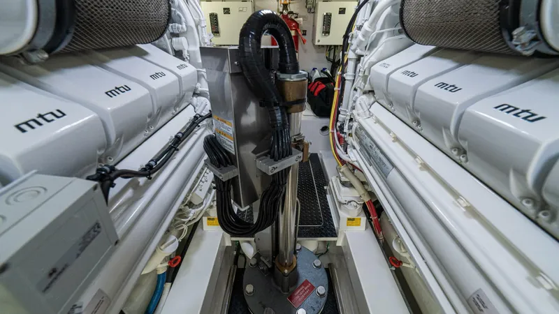 El Lobo Yacht Photos Pics 