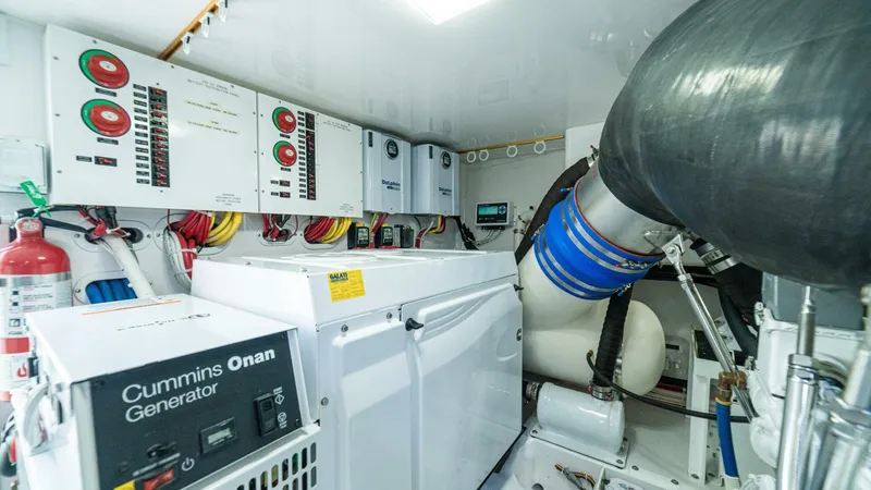 El Lobo Yacht Photos Pics 