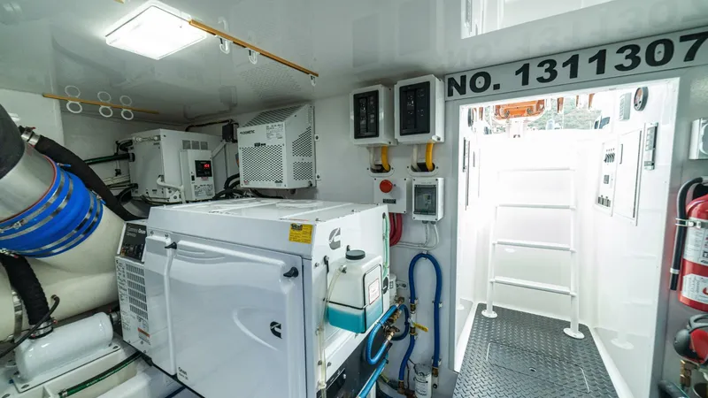 El Lobo Yacht Photos Pics 