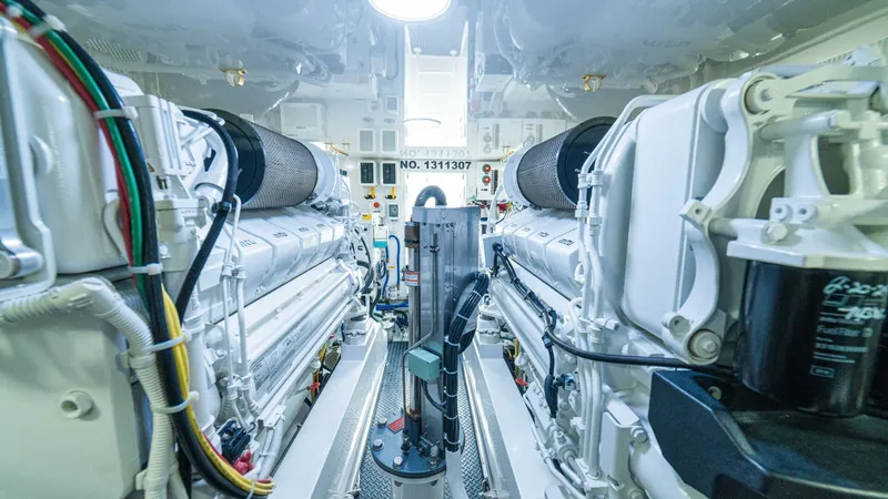 El Lobo Yacht Photos Pics 