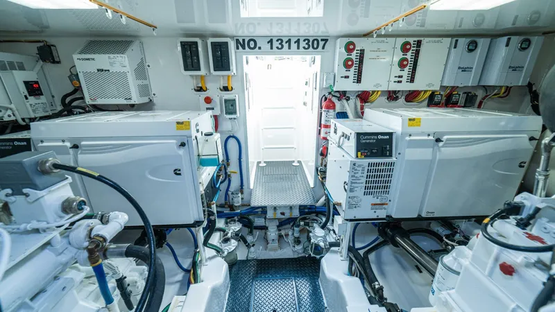 El Lobo Yacht Photos Pics 