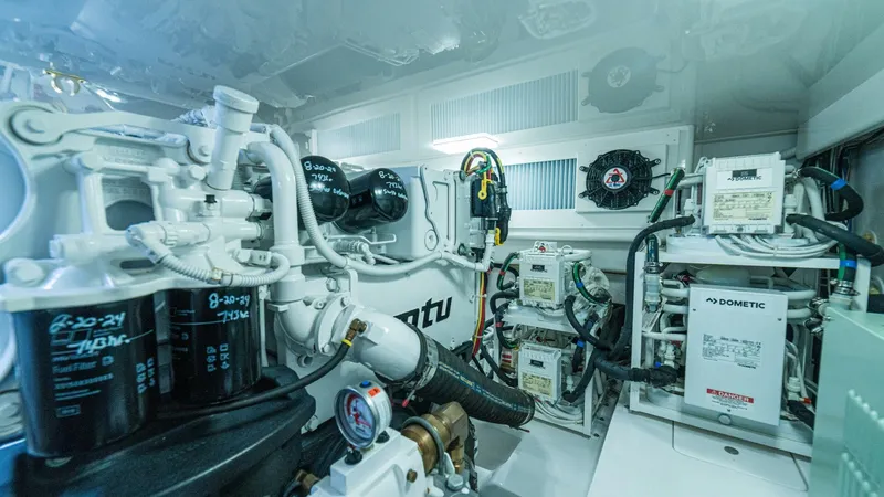 El Lobo Yacht Photos Pics 