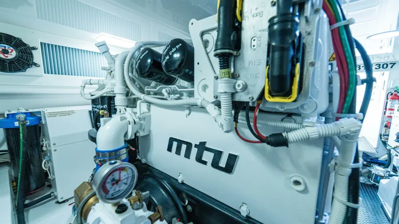 El Lobo Yacht Photos Pics 