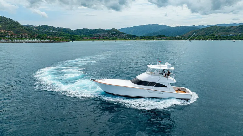 El Lobo Yacht Photos Pics 