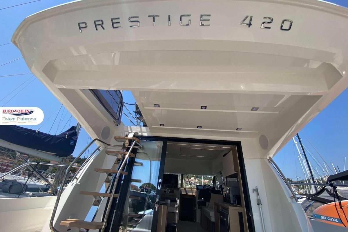 2022 Prestige 42 