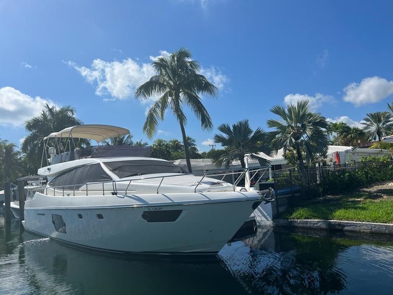 2012 Ferretti Yachts 530