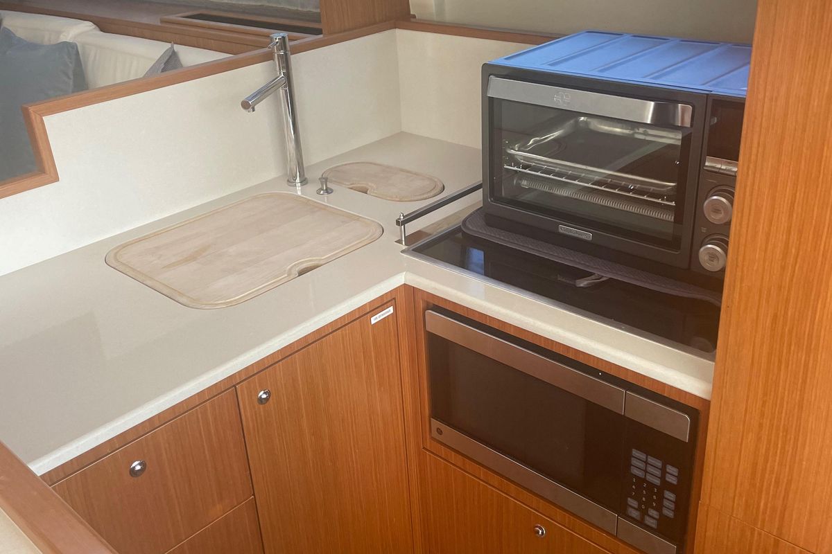 2012 Ferretti Yachts 52 