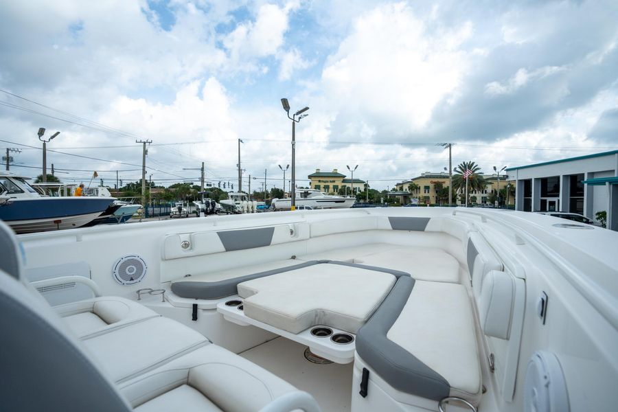 2018 Everglades 355 Center Console