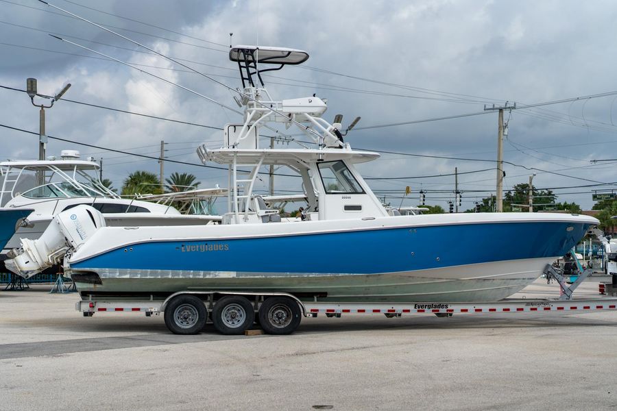 2018 Everglades 355 Center Console