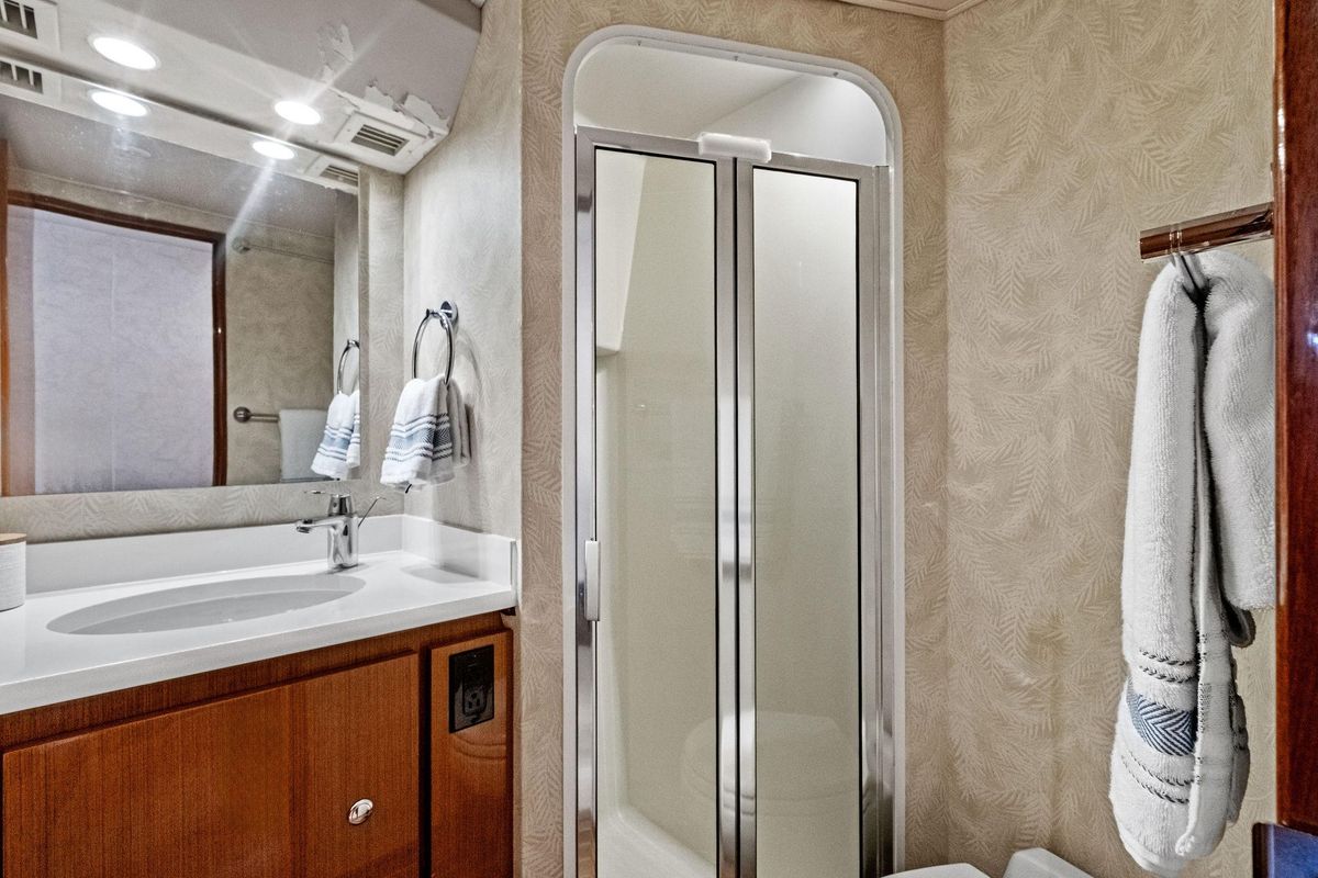 2002 Viking 61 