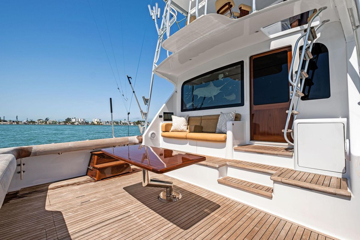 2002 Viking 61 
