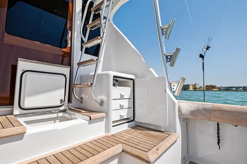 Saltwater Cowboys Yacht Photos Pics 2002 61 Viking Convertible - Saltwater Cowboy