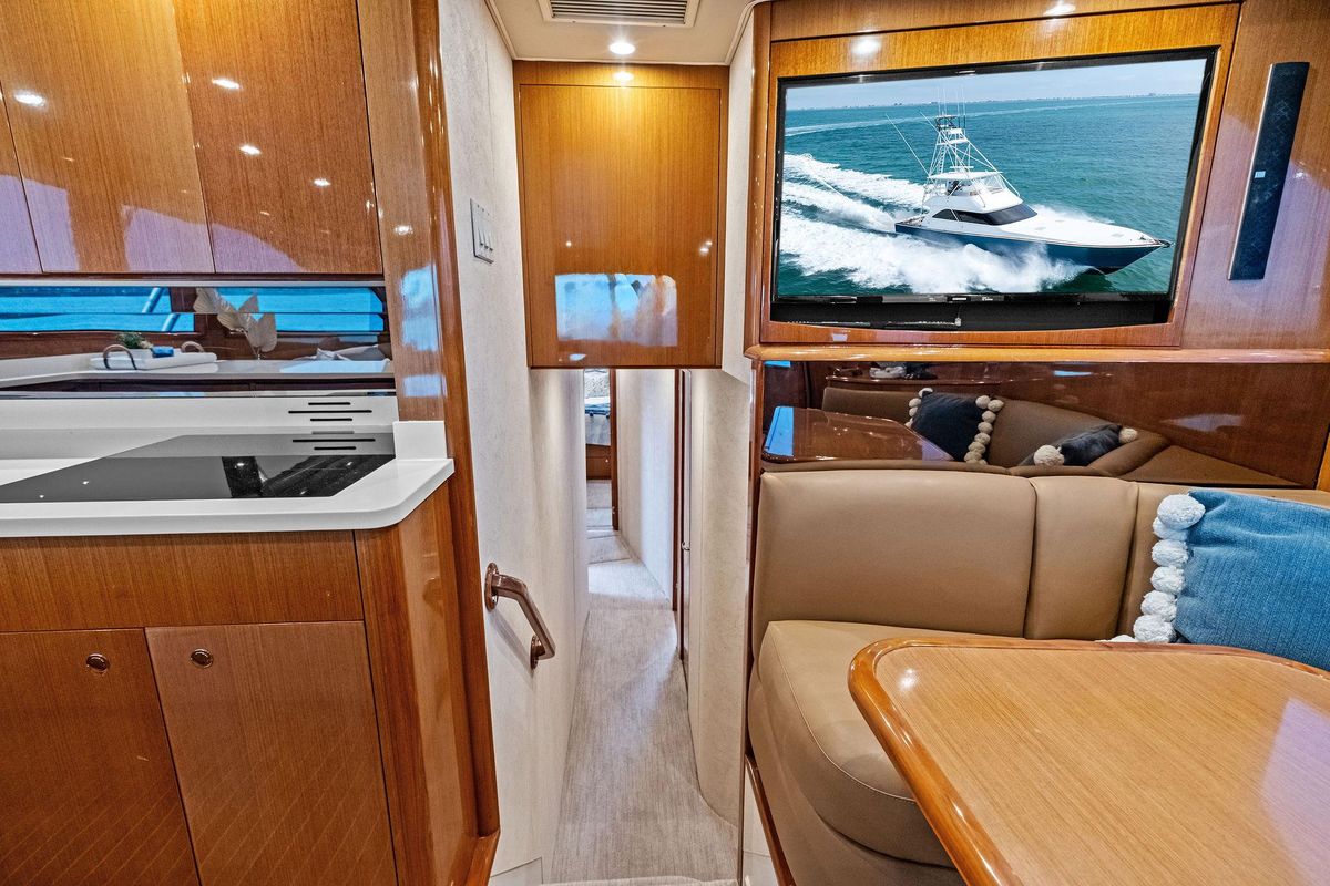 2002 Viking 61 
