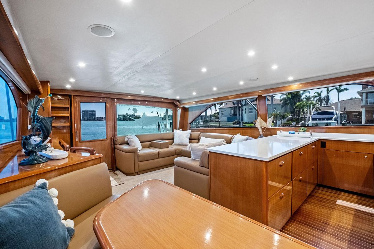 2002 Viking 61 