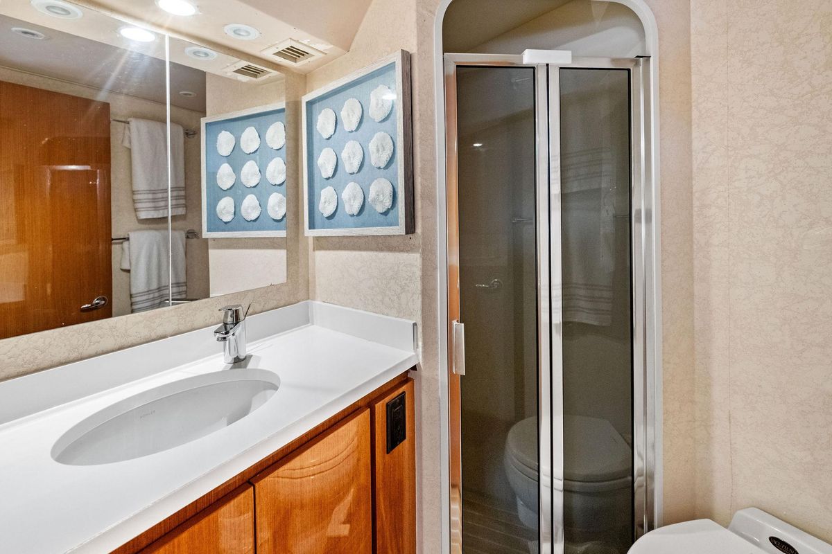 2002 Viking 61 