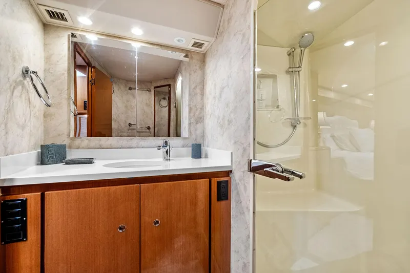 Saltwater Cowboys Yacht Photos Pics 2002 61 Viking Convertible - Saltwater Cowboy