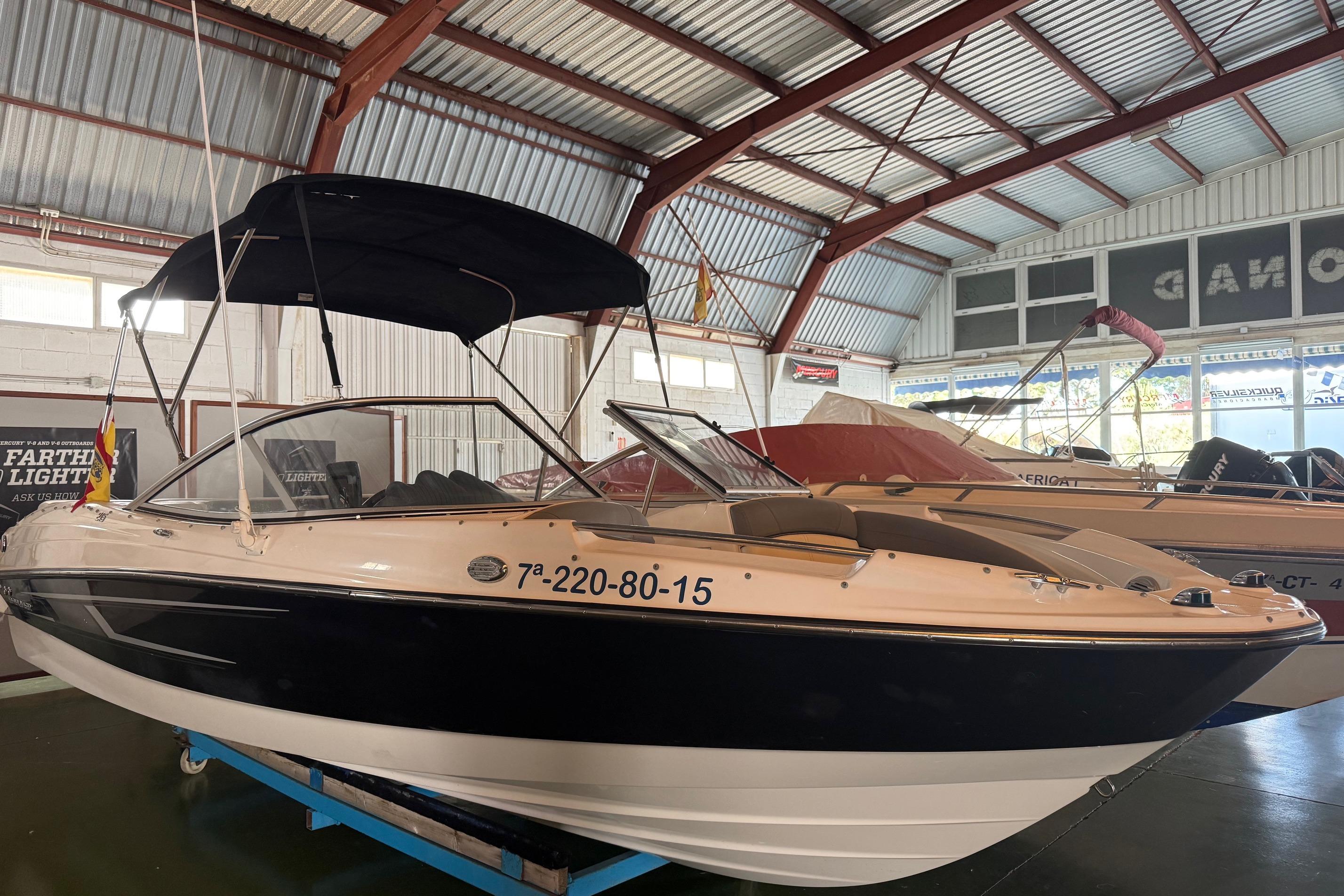 2015 Bayliner 215