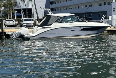 Sea Ray 320 DA OB