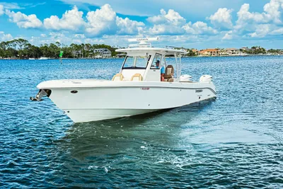 Everglades 365 CC